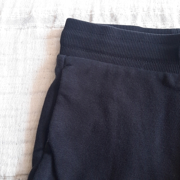 H&M basic shorts size 2-3 years - Picture 3 of 6